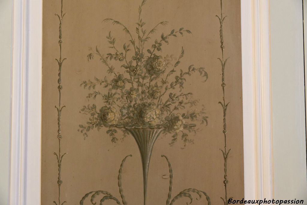 L’Art Déco a stylisé le décor végétal mais le XVIIIe aussi.