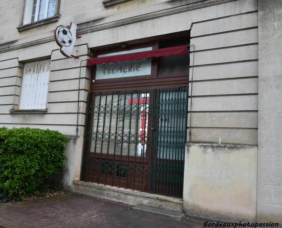 sauf un commerce rue Albert Thomas qui ouvre les jours de match de l'UBB !