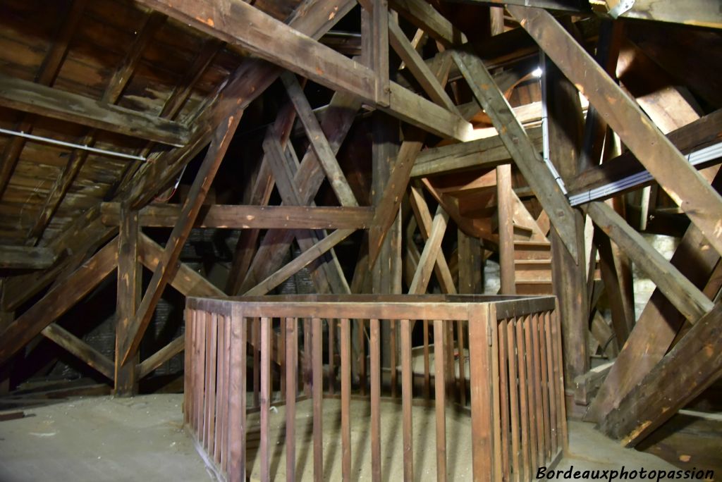 Une charpente imposante pour ce bâtiment jugé  "véritable bijou d'architecture".