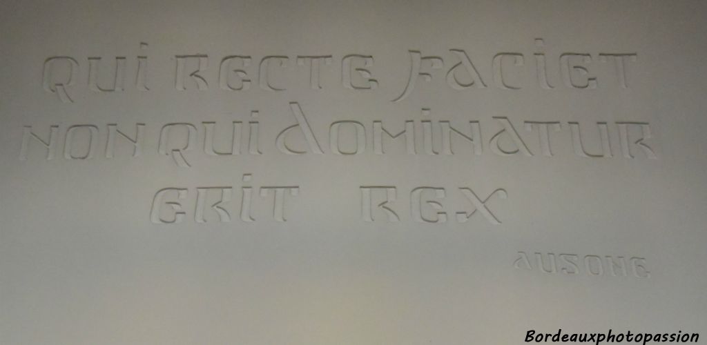 "Celui qui se comportera de manière noble, sans être dominateur, sera roi".