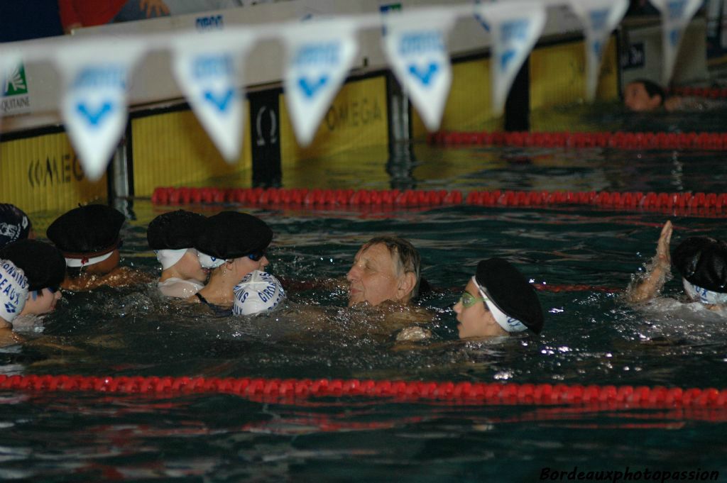 À l'arrivée de cette course son père sauta dans la piscine tout habillé et avec le béret. Une manifestation sympathique eu lieu en 2006 dans le bassin de la piscine qui portera en 2012 son nom. 