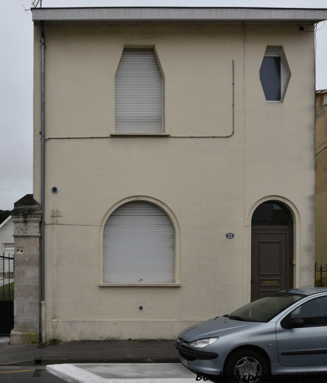 Rue Laplacette, une maison toute simple sans décoration construite par l'architecte Avinen qui en a bâti de beaucoup plus complexes.