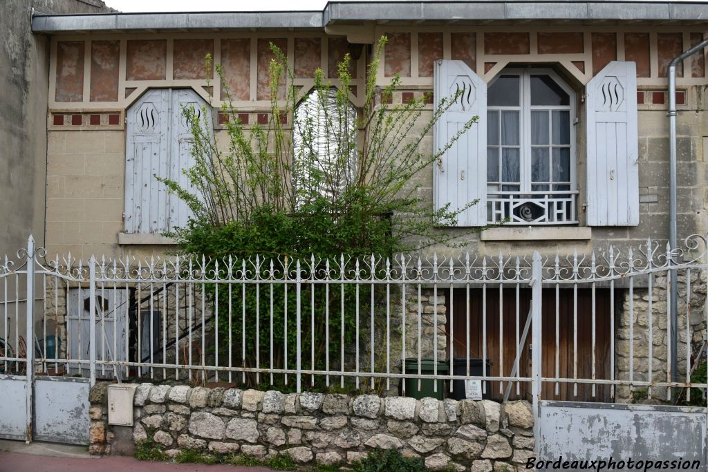 Mariage de l'Art Déco et du style villégiature dans l'allée des peupliers.