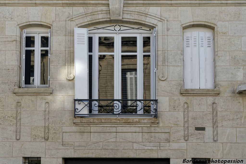 Les baies reçoivent des clés comme décoration.