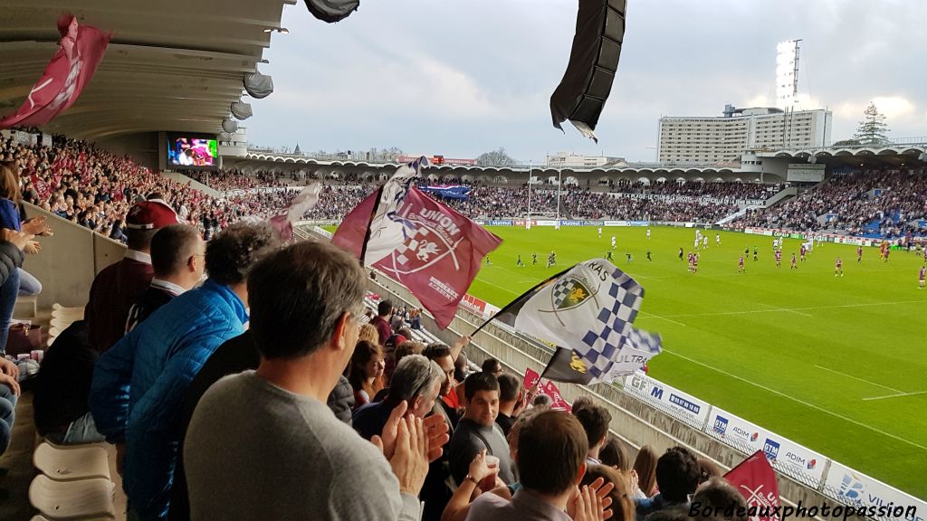 En 2011, le stade de Lescure  prit le nom de Chaban-Delmas en hommage à l'ancien maire sportif de Bordeaux , maire de 1947 à 1995.