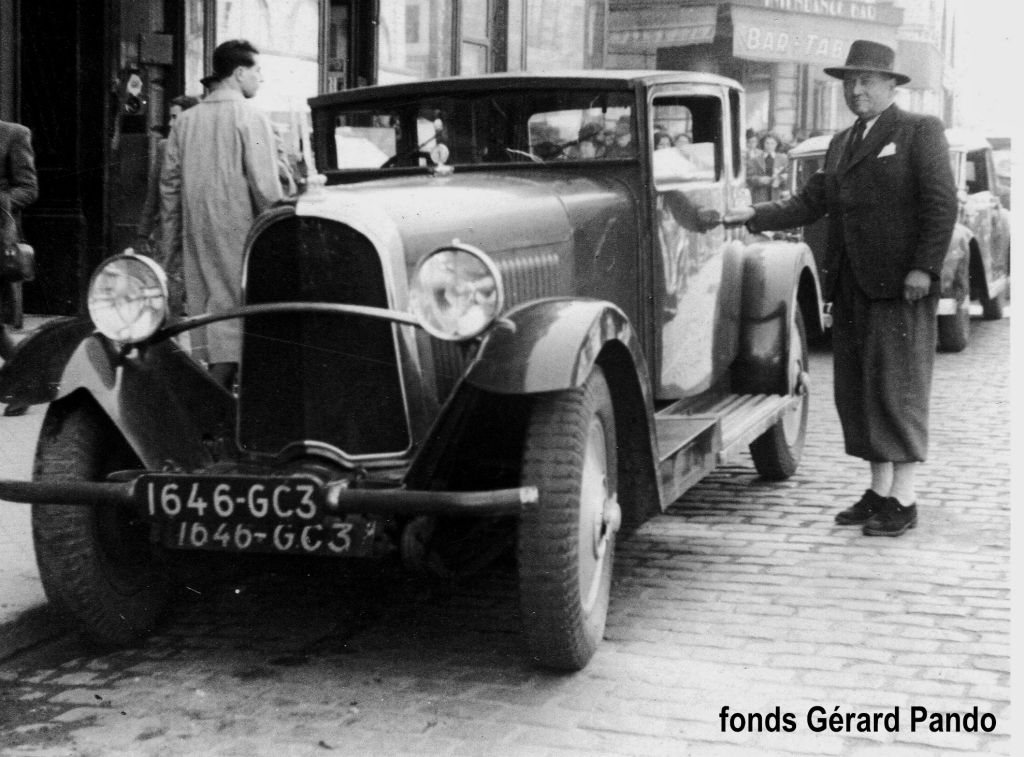 Raoul Jourde avec sa Voisin.