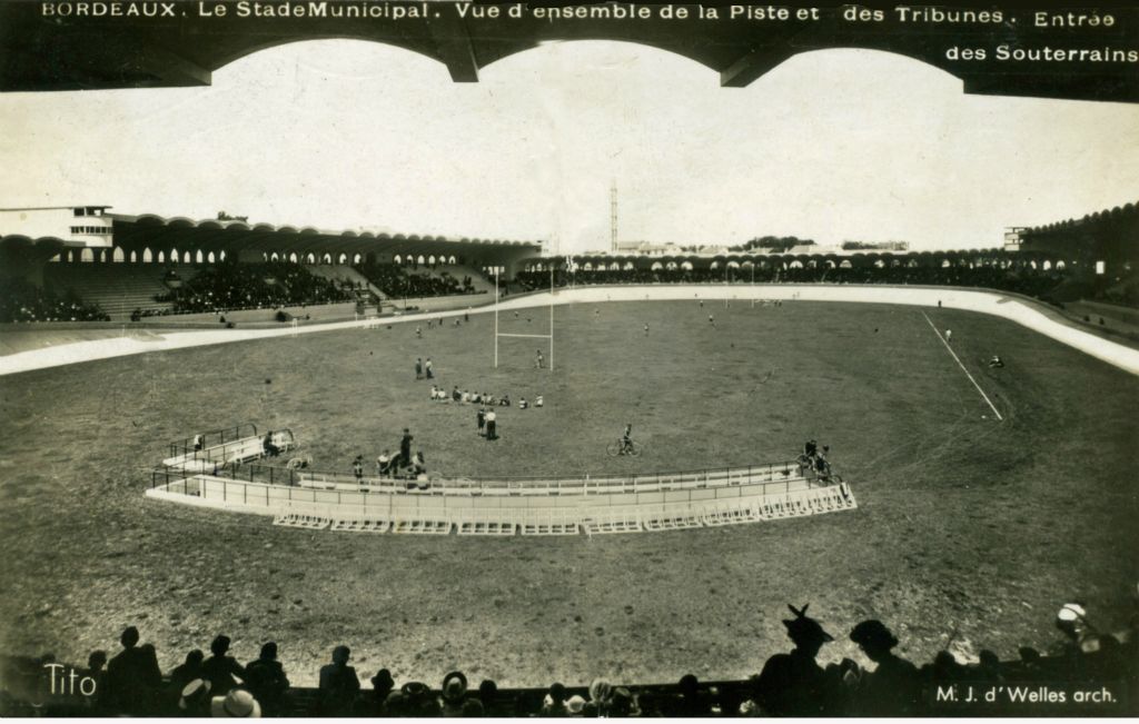 Vue générale du stade avec arrivées des souterrains.