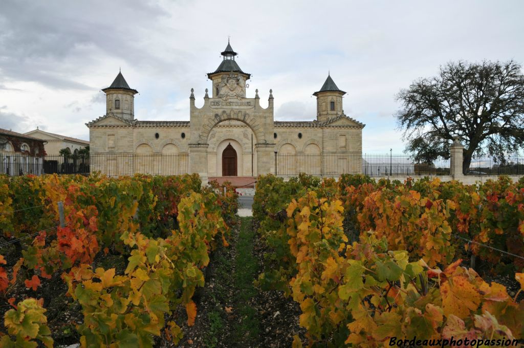 Le château Cos d'Estournel.