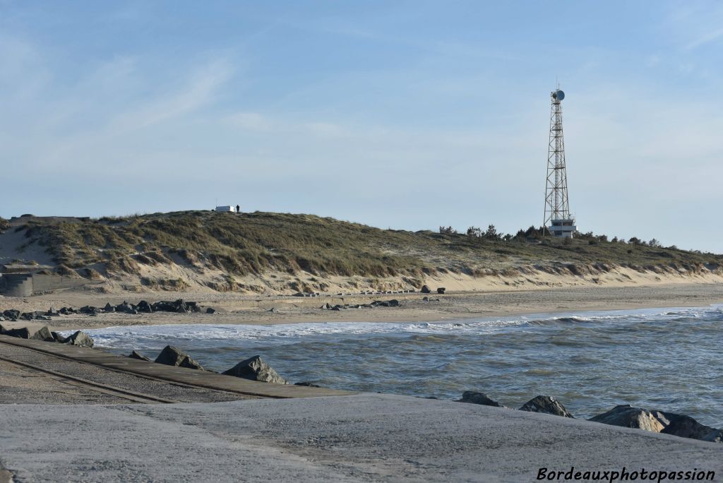 Ici c'est la pointe de Grave, point de départ d'un cordon dunaire de 250 km appelé "Côte d'Argent".