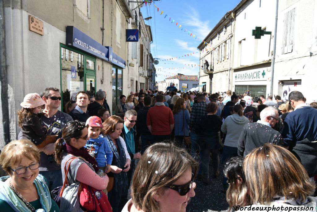 C'était la grande foule dans le bourg de Pellegrue.