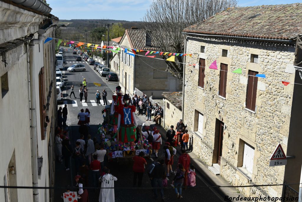 C'est parti pour un deuxième tour du village.