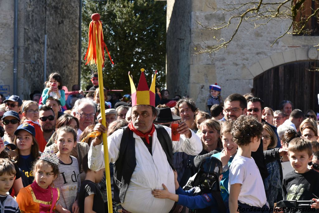 mais aussi peut-être par la bodega toute proche. 