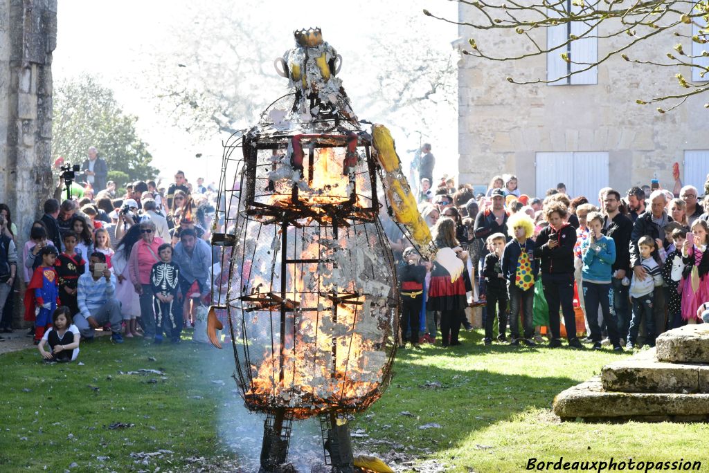 Un bien beau carnaval dans cette commune du Pays Foyen ! 