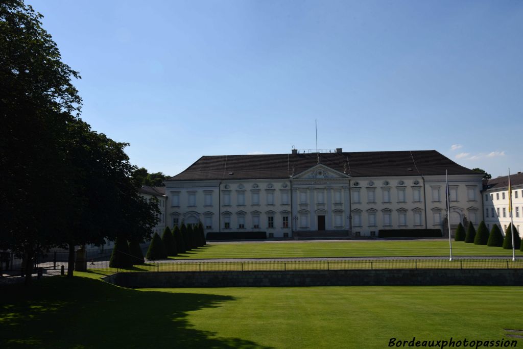Le « Schloss Bellevue ». Il s’agit de la résidence officielle du Président de la République.