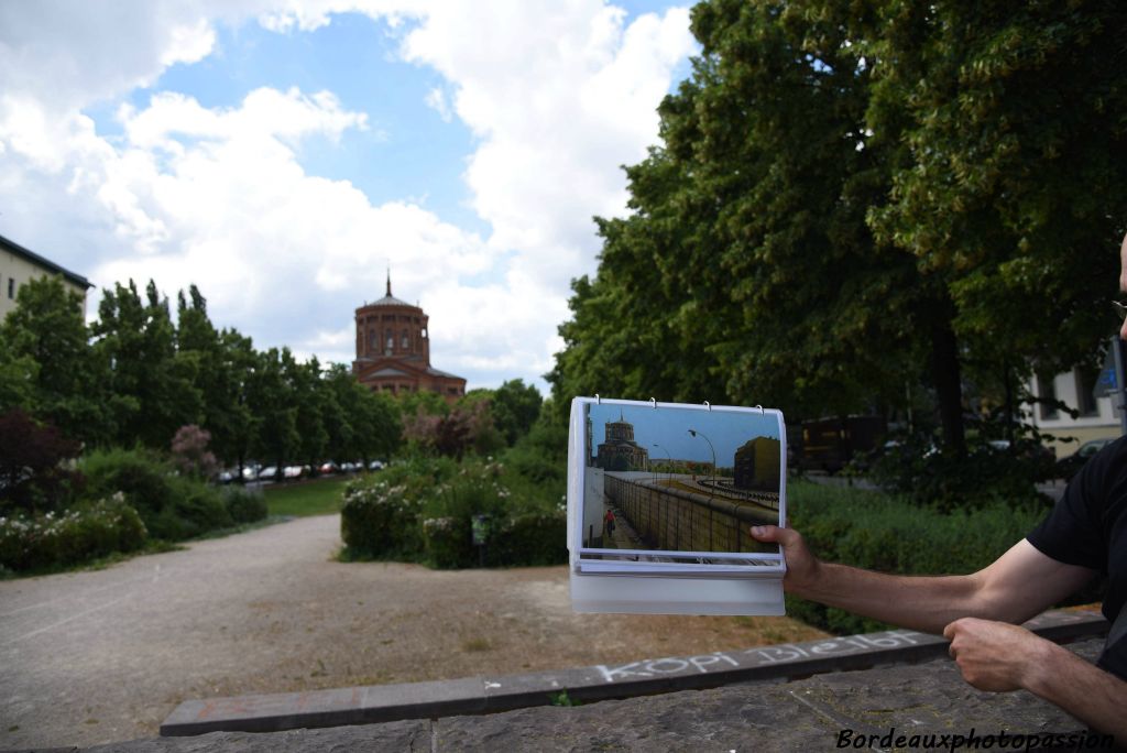 Ici passait le mur de Berlin.