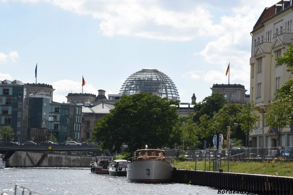 Berlin est traversée par la rivière Spree, un affluent de la Havel, sous-affluent de l'Elbe.