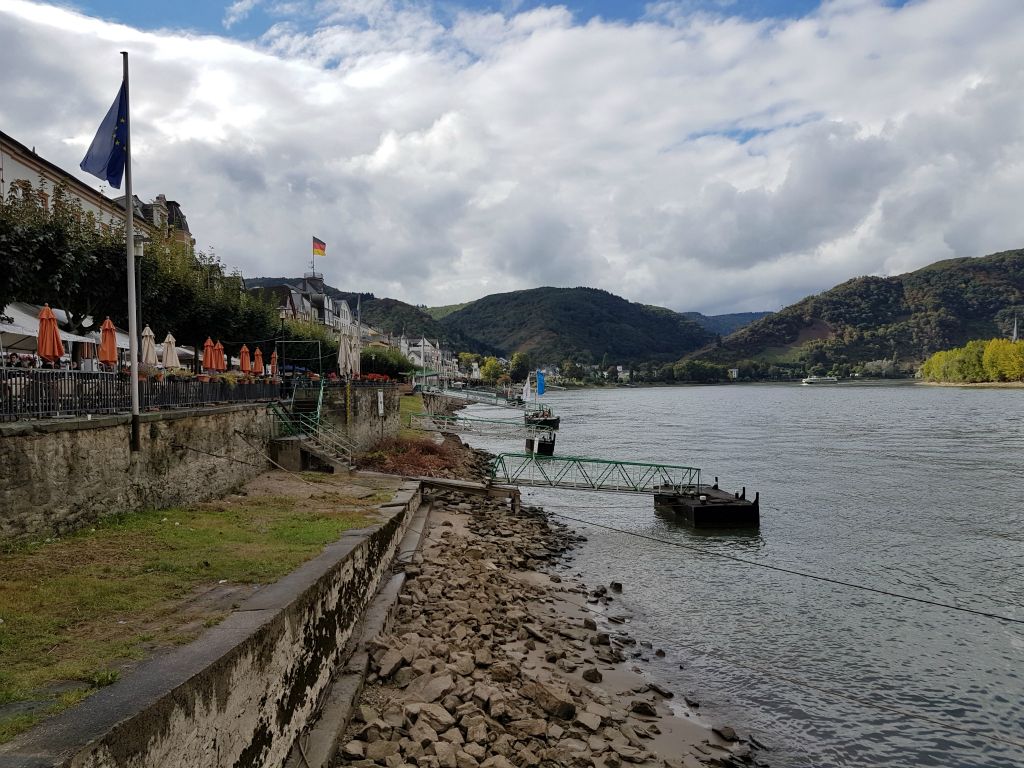  Cette vallée encaissée longue de 17 km, qui a été creusée par le Rhin, est classée depuis 2002 au Patrimoine mondial de l'UNESCO.