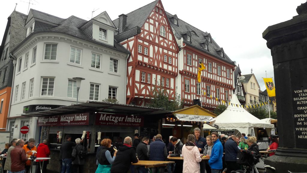 Ce jour-là, Boppard est animée par la fête du vin (weinfest).