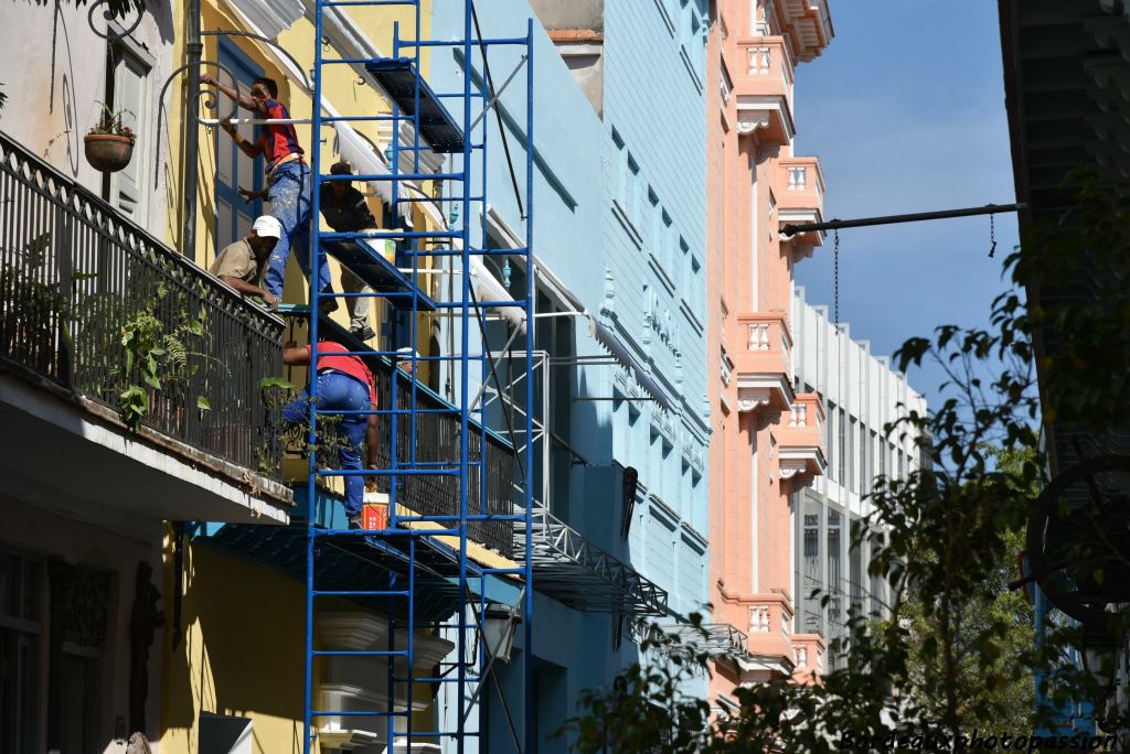 Le centre de La Havane doit se faire beau pour accueillir le président américain. Vite un coup de peinture !