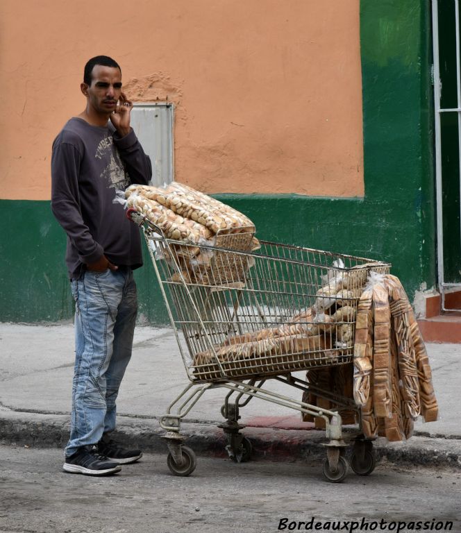 Des biscuits pour apporter un peu de douceur aux Cubains.