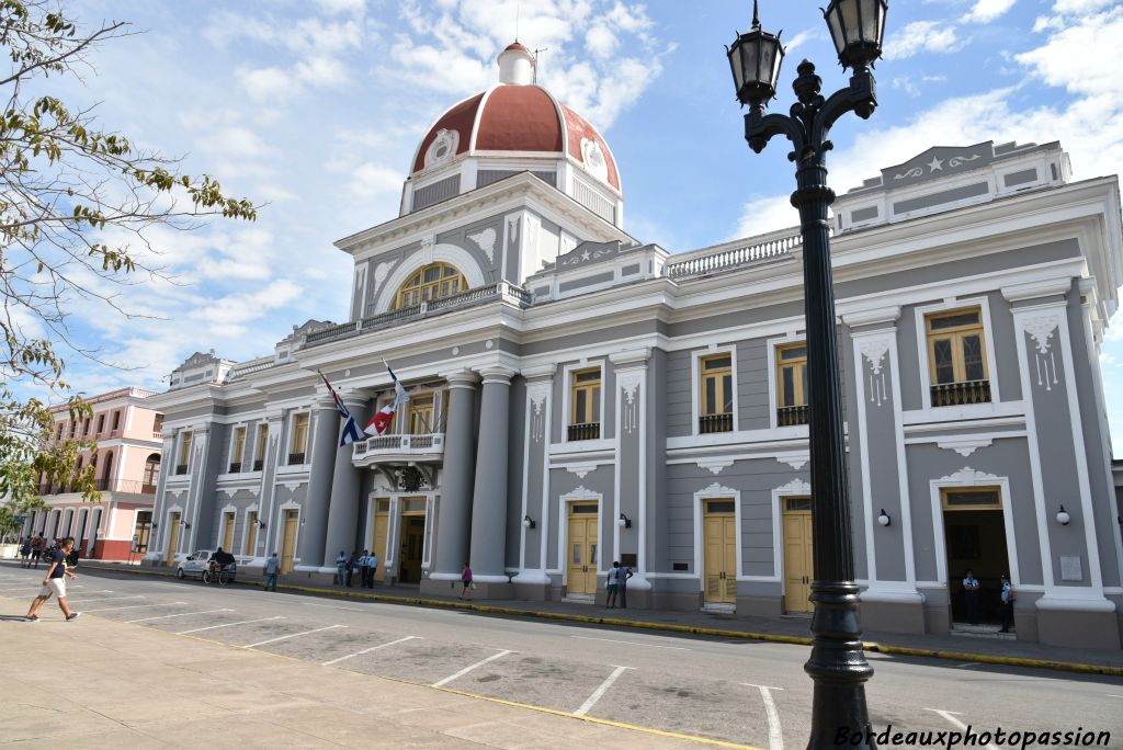 Le Museo provincial se situe dans l'ancien casino espagnol inauguré en 1896.