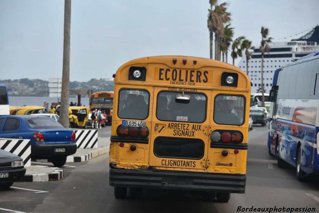 en bus scolaire.