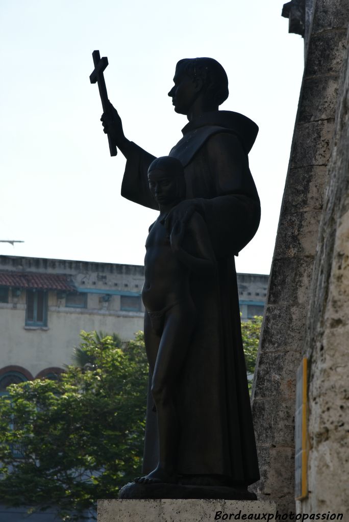 Une autre statue, celle de Saint François d'Assise copie de celle de Palma de Majorque.