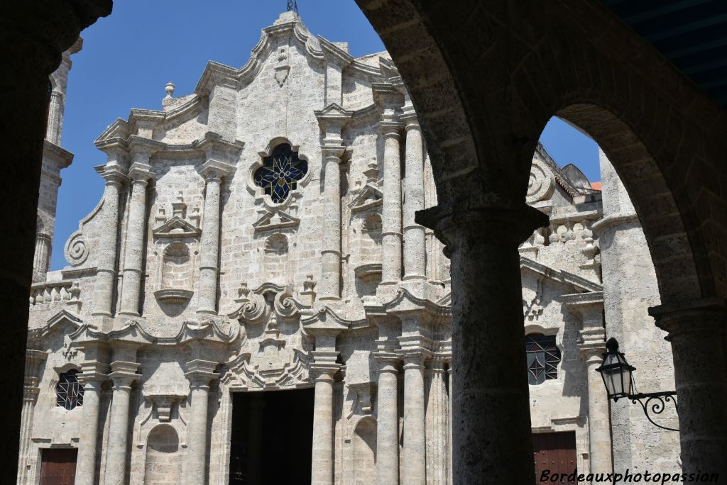 Plaza de la Catedral. La cathédrale et les bâtiments aristocratiques alentour datent du XVIIIe siècle.