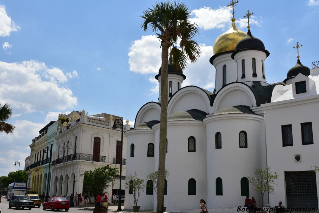L'église orthodoxe russe de La Havane a été inaugurée en 2008. Elle aurait été construite comme un symbole de l'amitié russo-cubaine de l'époque.