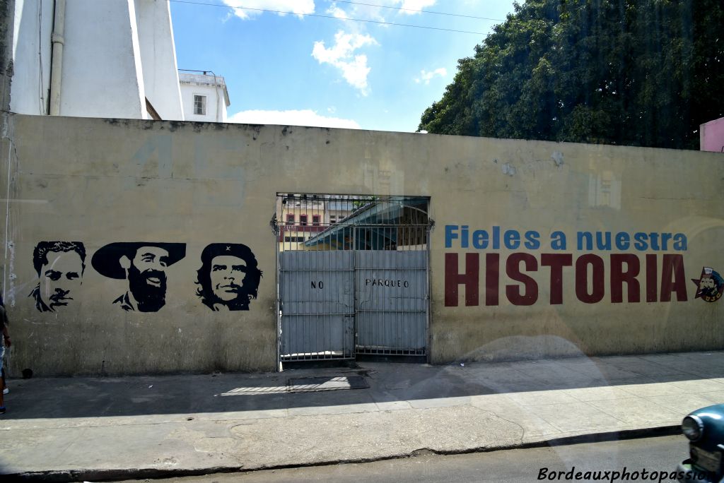 "Fidèles à notre histoire"