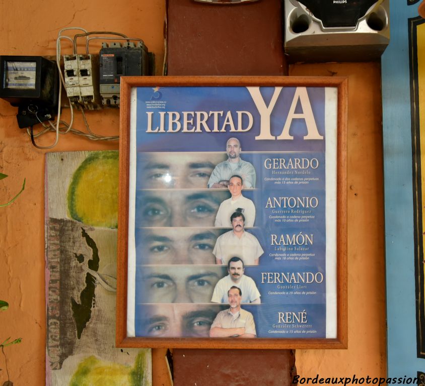 Demande de libération des 5 Cubains soupçonnés d'espionnage aux États-unis. 3 de ces prisonniers ont été libérés le 17 décembre 2014.