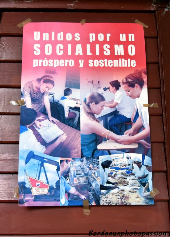 "Unis par un socialisme prospère et durable"