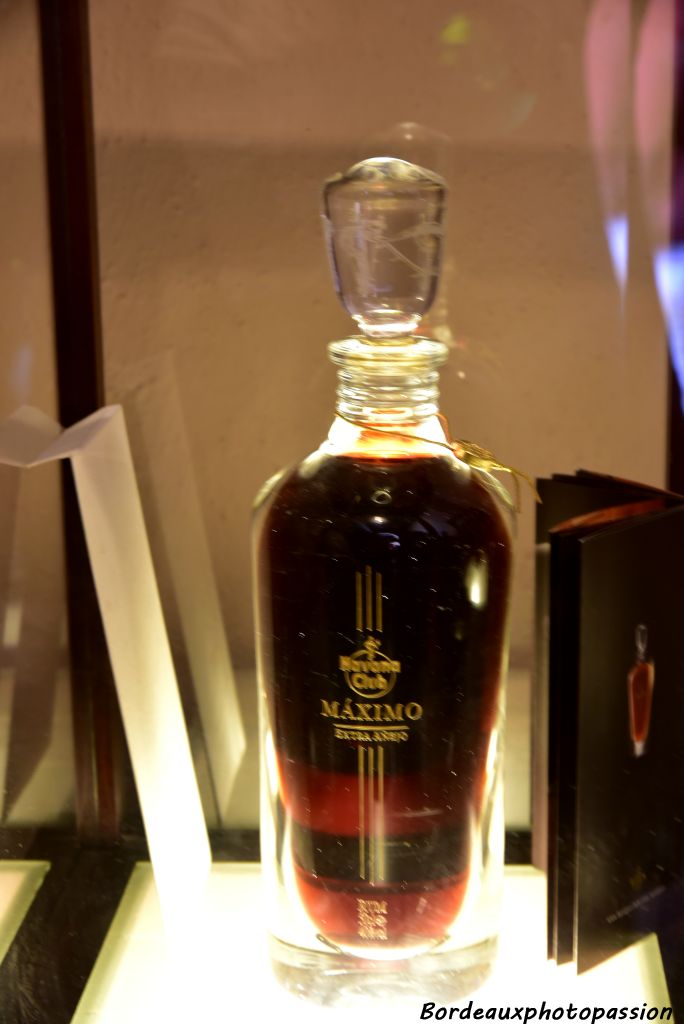ou vieilli en fût comme ici le Havana Club Maximo à 1400 € la bouteille de 50 cl.