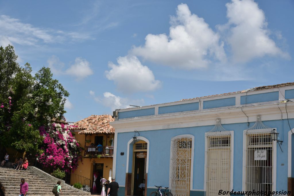 Une période d'isolement de 1850 à 1950 permit de préserver l'architecture de la ville de sorte qu'elle a gardé son aspect d'autrefois.