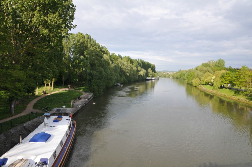 Daubigny est venu souvent peindre sur l'Oise avec son bateau-atelier "le Bottin".