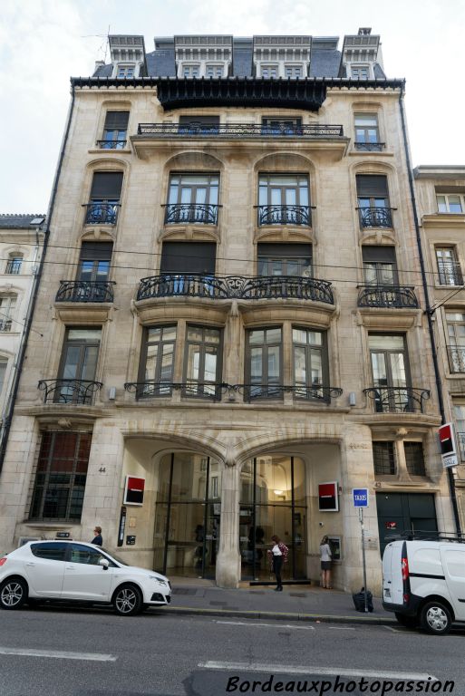 Bâtiment du docteur Henri Aimé.