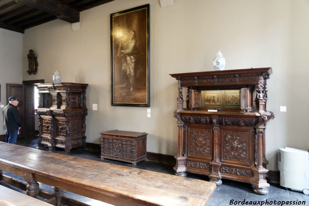 Plusieurs salles permettent de retrouver l'atmosphère des intérieurs flamands des XVIIe et XVIIIe siècle tels que les religieuses ont pu les connaître.
