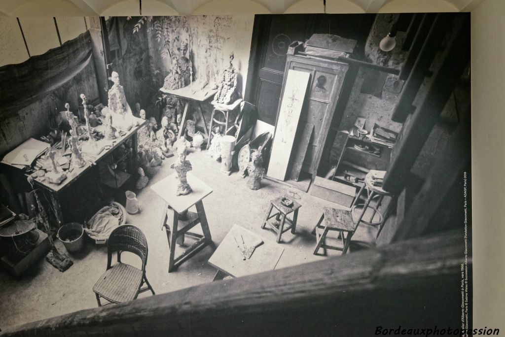 Photo de son atelier mythique de la rue Hippolyte Maindron à Paris où il est resté 40 ans (1926-1966)