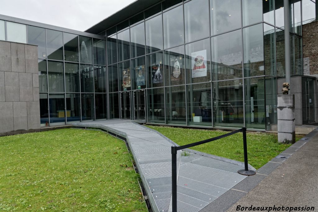 Le musée est composé d'une partie ancienne, la Piscine et d'un agrandissement  avec des salles  ouvertes en 2018.