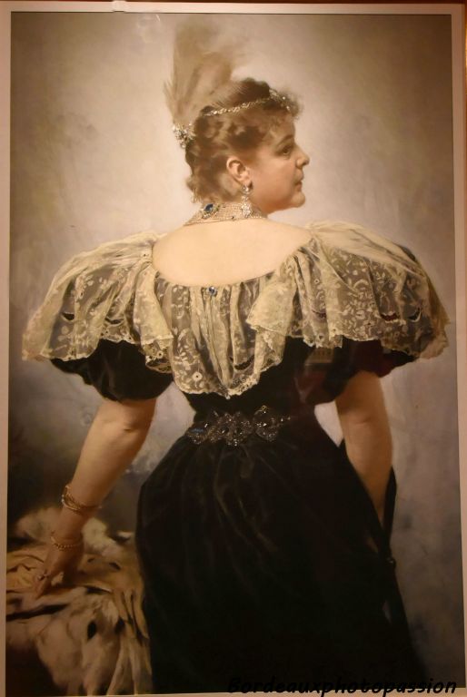 et celui de sa femme Louise. Les tenues de soirée montrent que Wagner était un architecte de la bourgeoisie viennoise.