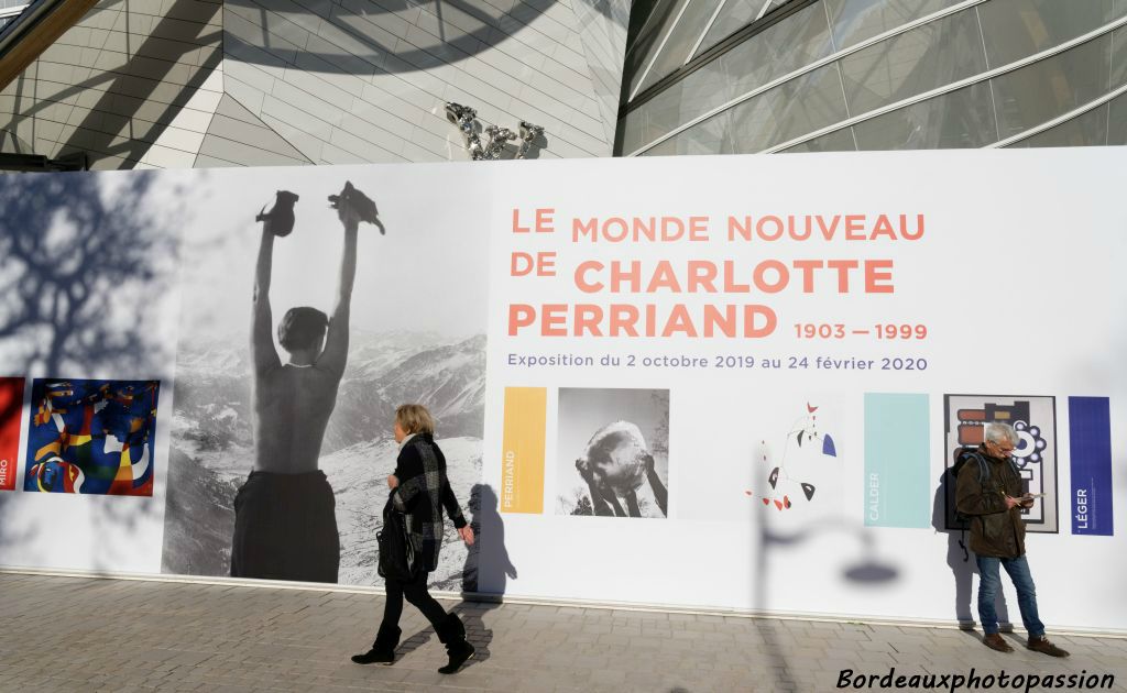 Une exposition sans précédent avec 400 œuvres dont 35 plans et croquis de Charlotte Perriand,  7 reconstitutions.