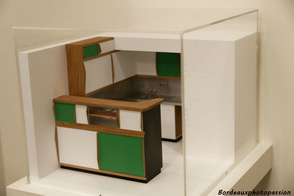 Charlotte Perriand Prototype de la cuisine de Marseille 1949