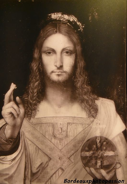 La réflexographie du Salvator Mundi révèle un dessin sous-jacent caractéristique d'un report mécanique d'après un carton.