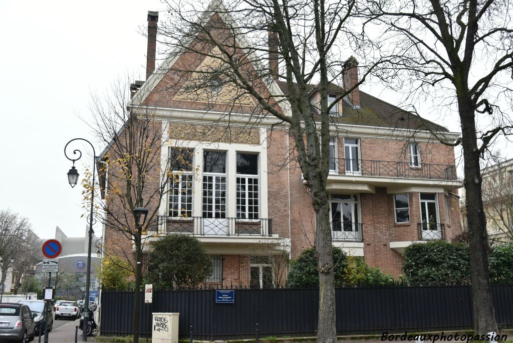 Jean-Léon Courrèges construit cet hôtel particulier de luxe, bien caractéristique des années 1930.