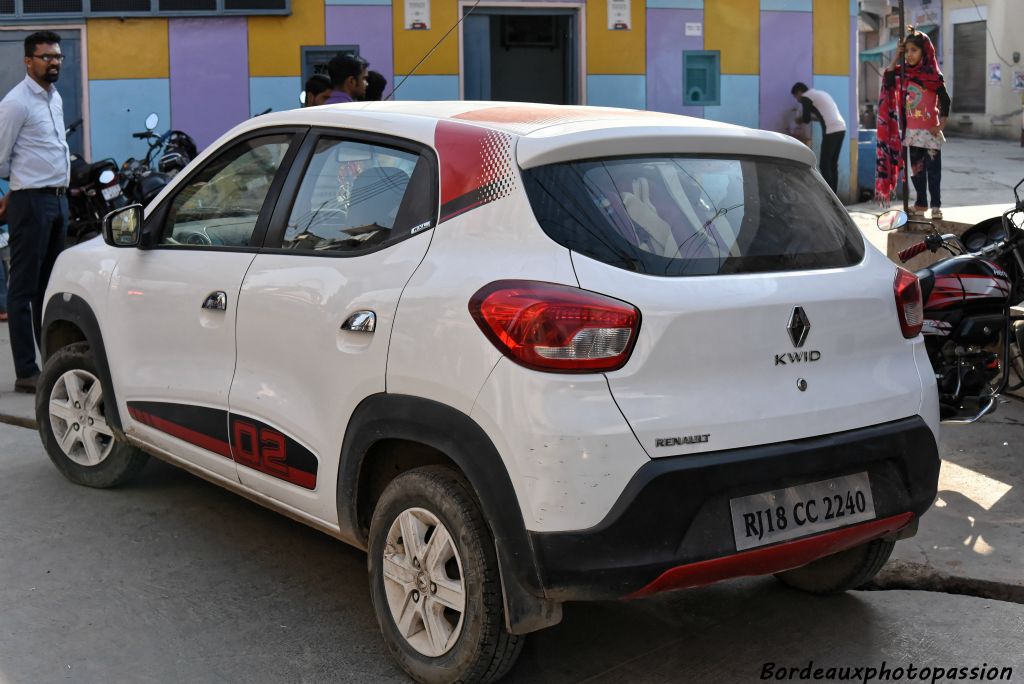 Tiens une Renault dont le modèle est inconnu en France !