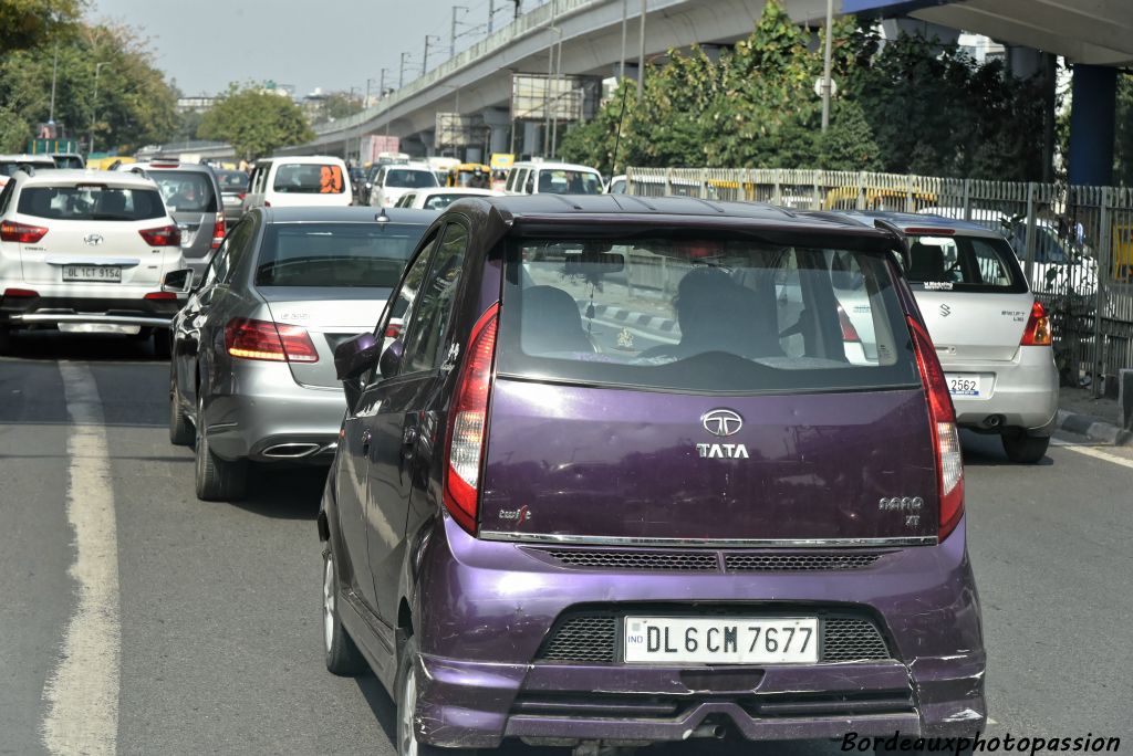 Une des plus petites voitures au monde de Tata Motors. C'est le Japonnais Susuki qui domine dans le parc automobile indien.