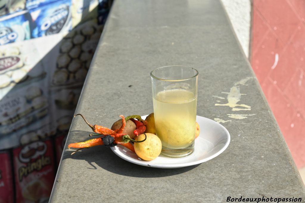 Piments et citron pour chasser le mauvais esprit de sa maison, de sa boutique ou de son véhicule...