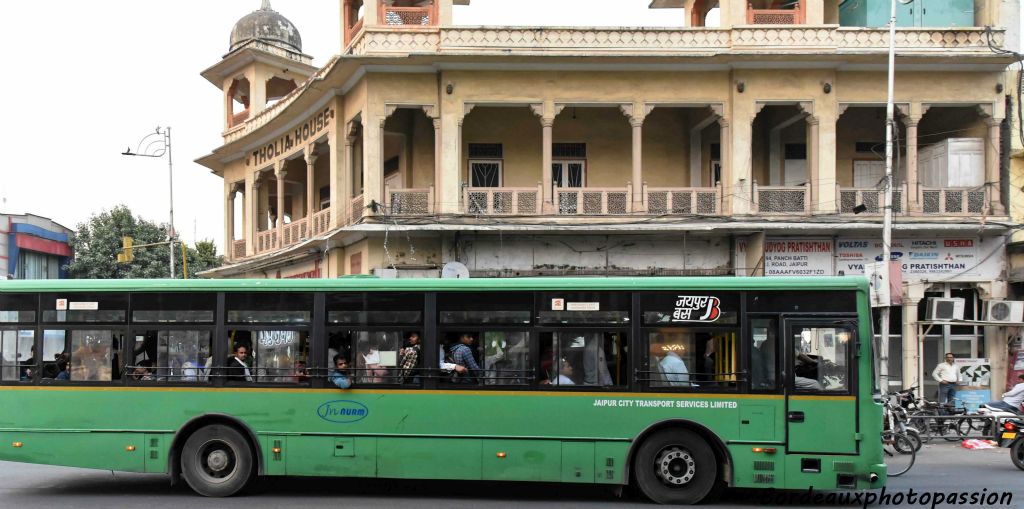 Les bus verts sont climatisés pas les autres...