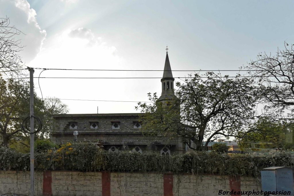 L'église catholique est représentée à Jaipur. En Inde 17 millions de fidèles sont catholiques, soit moins de 2 % de la population.