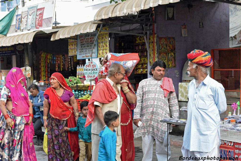 Le turban pour les hommes indique selon sa couleur à quelle caste ils appartiennent.